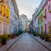 City walks, the trend of discovering cities without leaving home